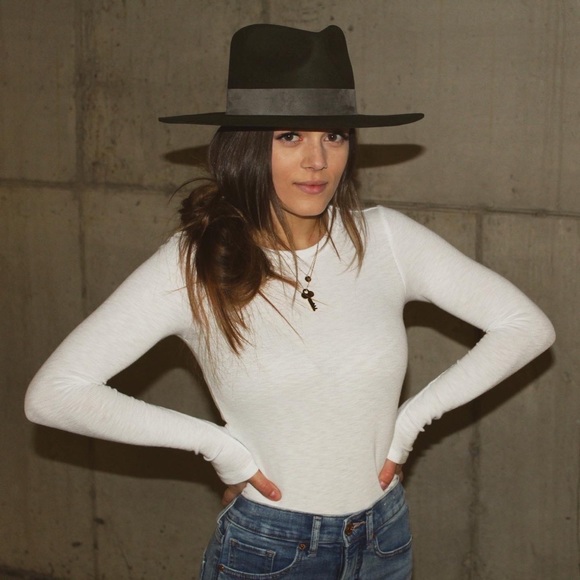 Meet your Posh Ambassador, Payton - Picture 2 of 3